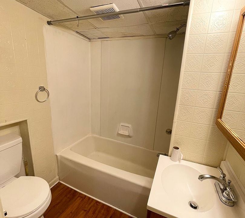 2nd image of 175 Maple St Basement R