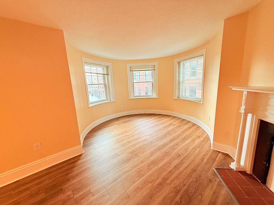 1st image of 6 University Rd #306