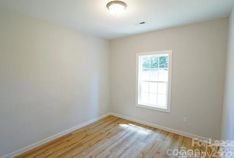817 W Davidson Ave — Photo 10