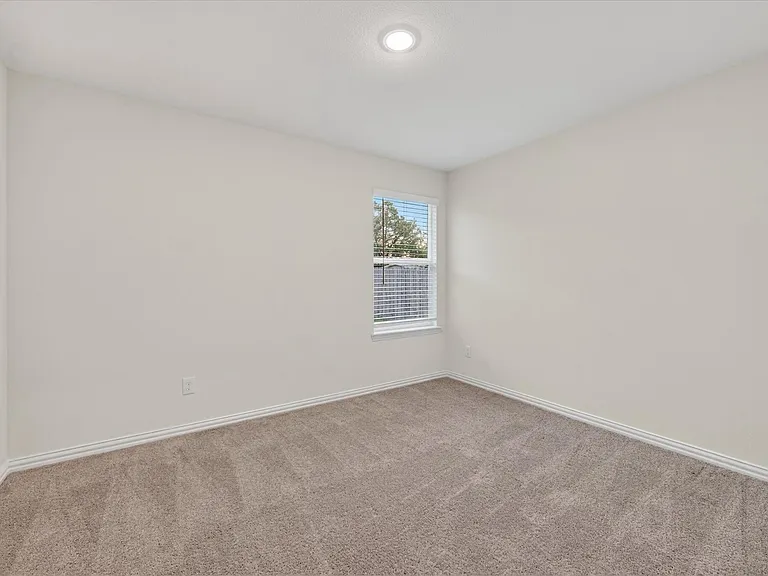 102 Goel St — Photo 12
