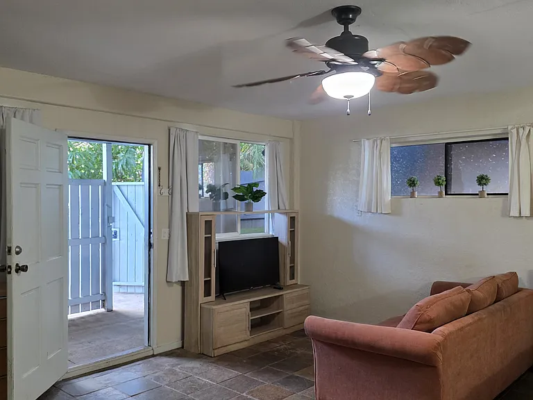 2826 Panepoo St #B — Photo 5