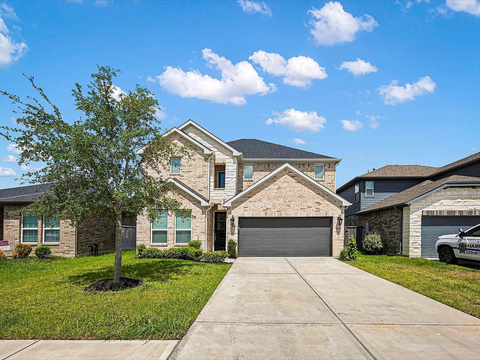 4 bed, 2.5 bath, 2681 sqft, $2,999 — Photo 1