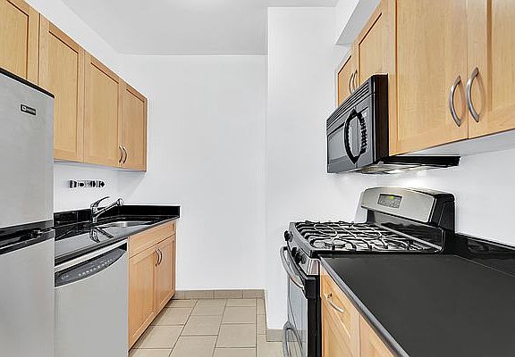 5th image of 199 Bowery APT 7E