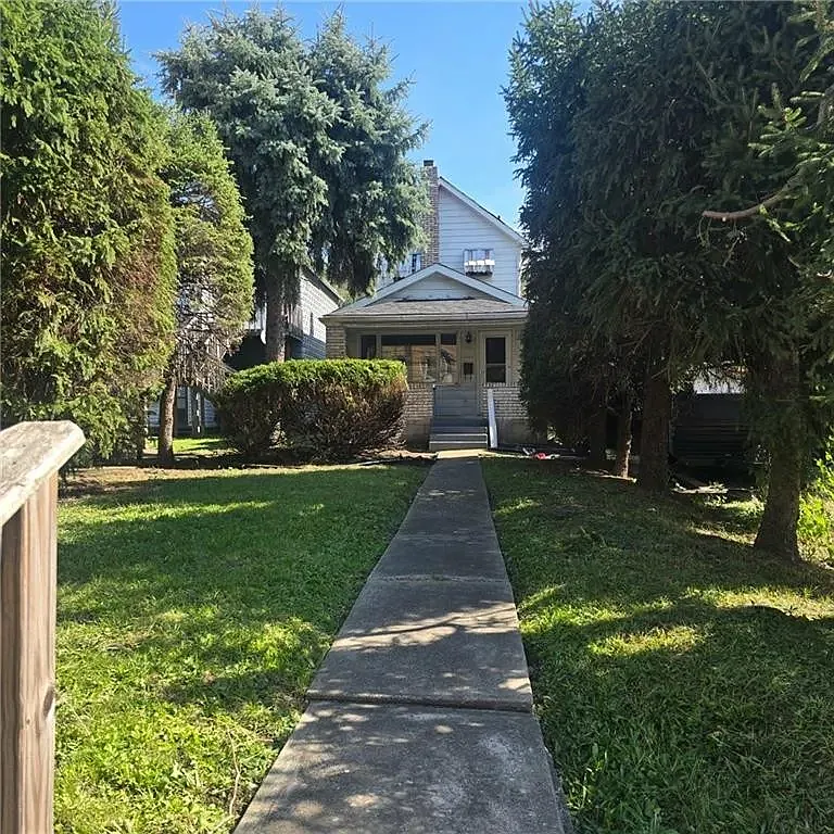 2 bed, 1216 sqft, $1,300 — Photo 1