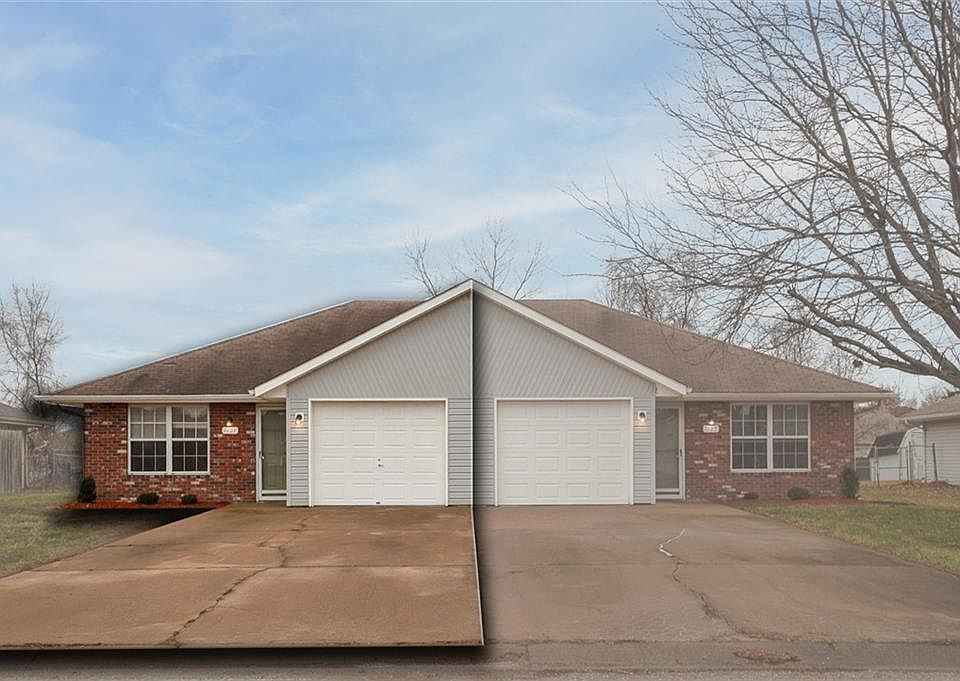 1st image of 1121 SW Ephraim Dr #45B