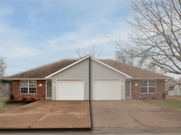 1121 SW Ephraim Dr #45B, Grain Valley, MO 64029