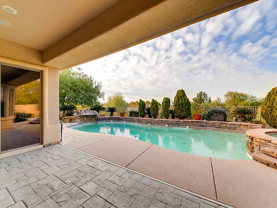 Elevated Lot with Pool/Spa