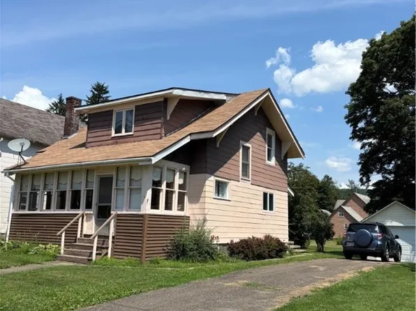 82 Merden St, Salamanca, NY 14779