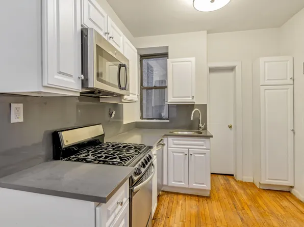 358 West 45th Street image 1 of 7