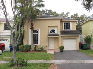 10736 S Saratoga Dr, Cooper City, FL 33026