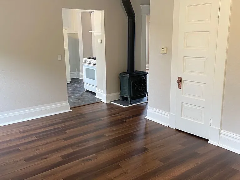 814 Front Street — Photo 5