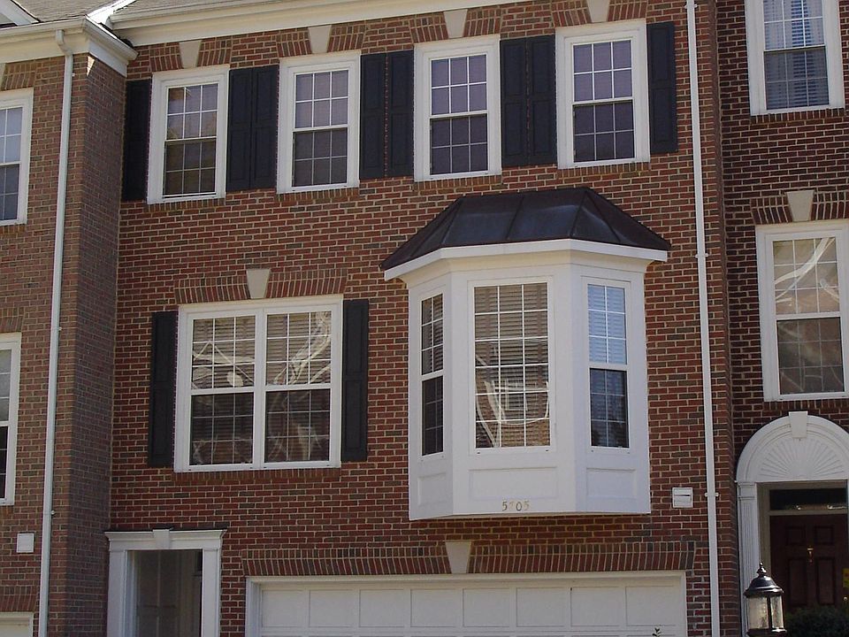 2 Car garage brick-front 