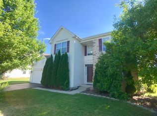 95 Sutton Ave, Sugar Grove, IL 60554