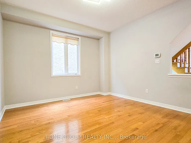 106 Castleglen Blvd — Photo 5