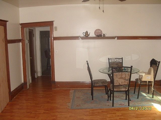 2nd image of 1528 E 76th Pl