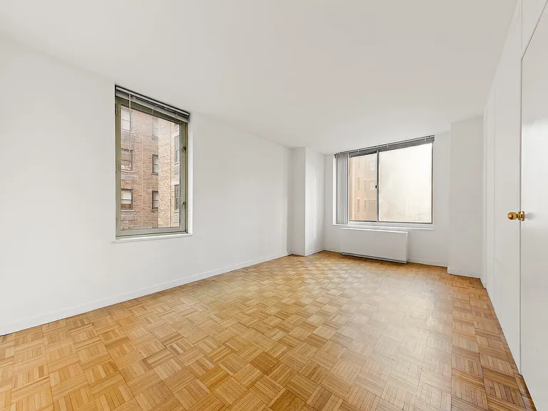 145 E 48th St #14B — Photo 3