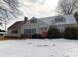 37 Grimesville Rd, Williamsport, PA 17701