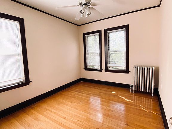 5th image of 4943 N Whipple St #3W