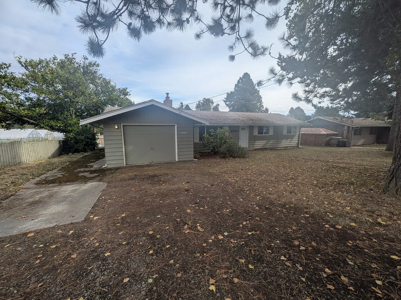 3 bed, 1.5 bath, 1275 sqft, $2,600 — Photo 1
