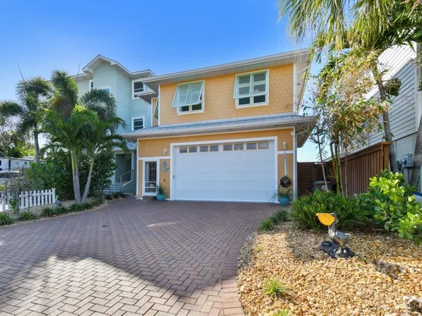351 Boca Ciega Dr, Madeira Beach, FL 33708