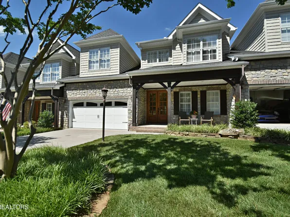 10111 Autumn Valley Ln, Knoxville, TN 37922