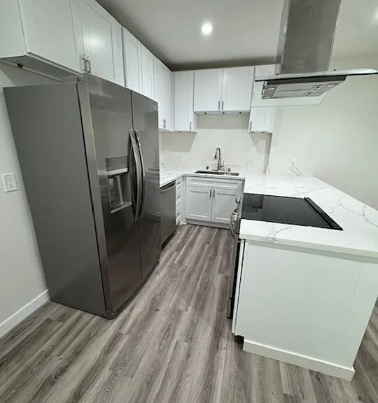 2424 Ocean Park Blvd #8 — Photo 12