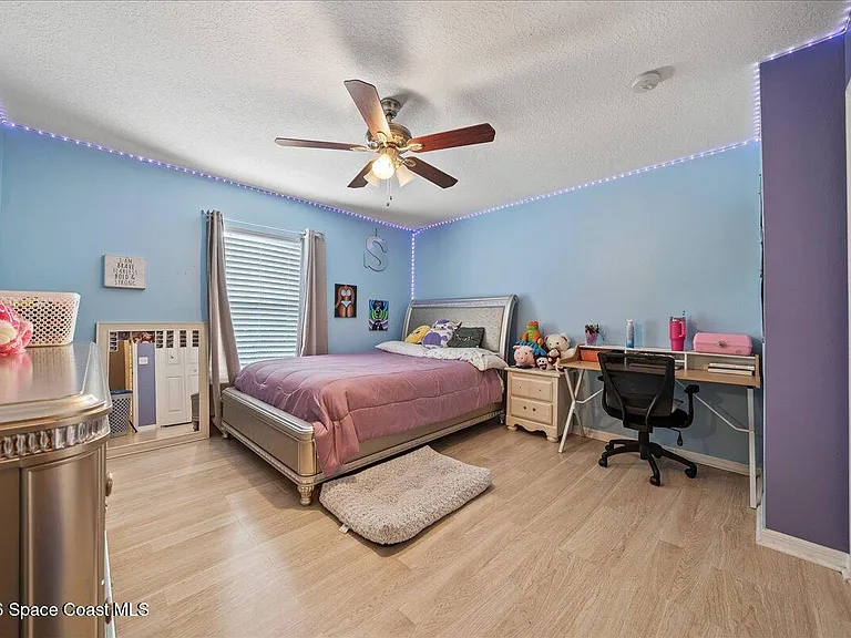 4635 Elena Way — Photo 22