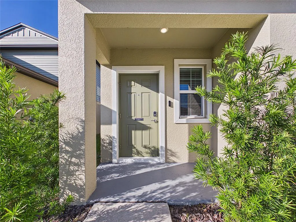 4 bed, 2.5 bath, 1870 sqft, $2,450 — Photo 3