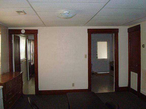 3rd image of 219 N Broadway St APT 1