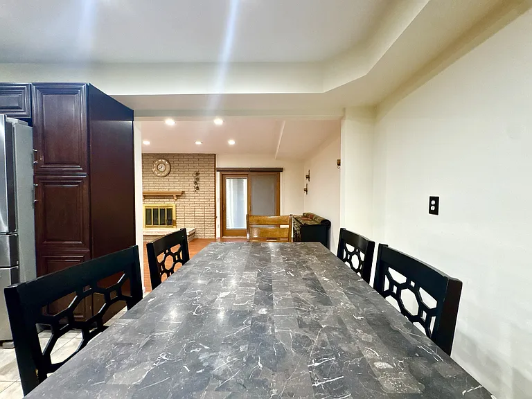 2868 Groves Dr — Photo 35