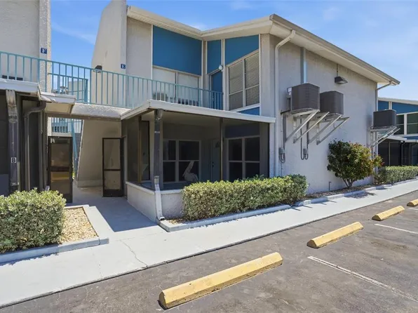 155 Medallion Blvd APT E, Madeira Beach, FL 33708