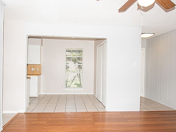 4th image of 1602 Cimmarron St #B
