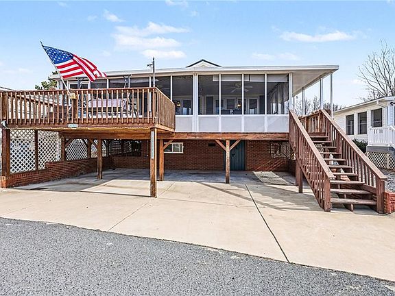 3rd image of 109 Scenic View Ln