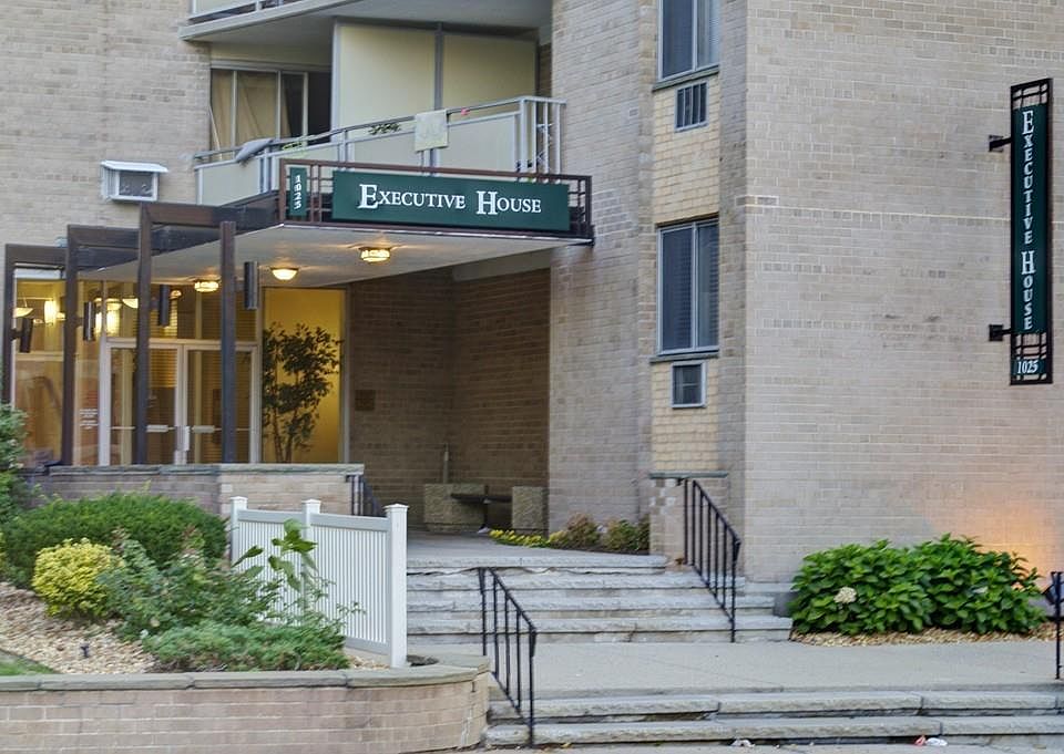 1st image of 1025 Hancock St Unit 2C