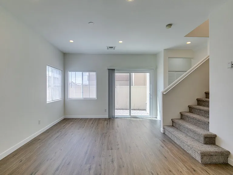 892 Blue Rosalie Pl — Photo 7