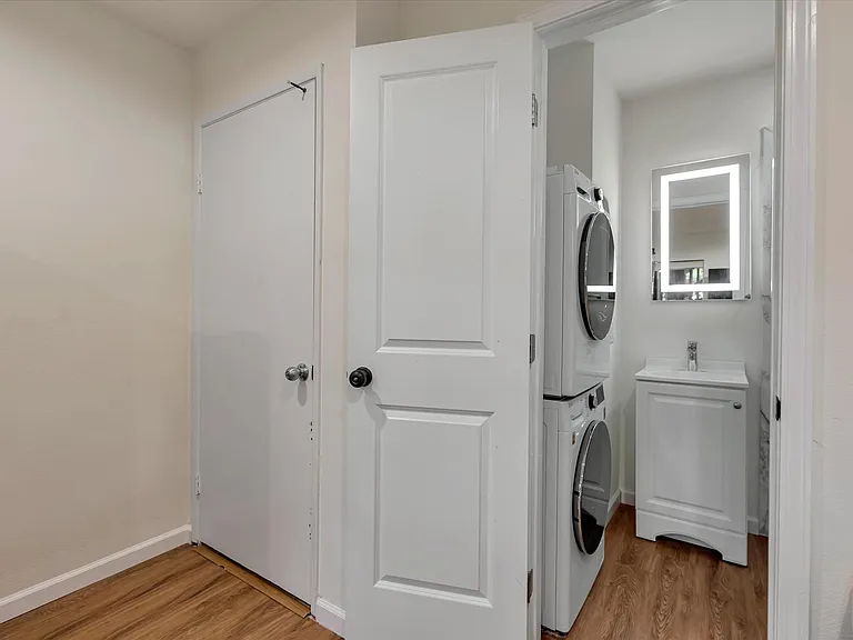 21050 Canyon View Dr — Photo 2
