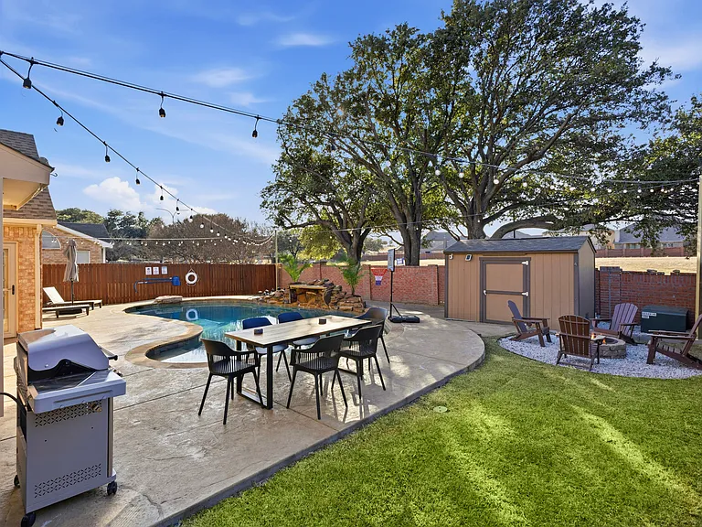 5717 Christy Ln — Photo 37