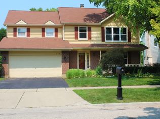 310 Sheffield Ln, Vernon Hills, IL 60061