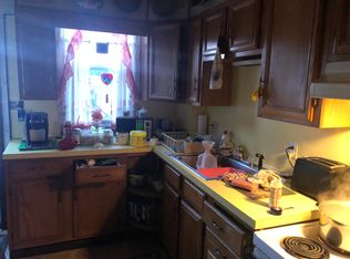 147 N Chestnut St, Mount Carmel, PA 17851