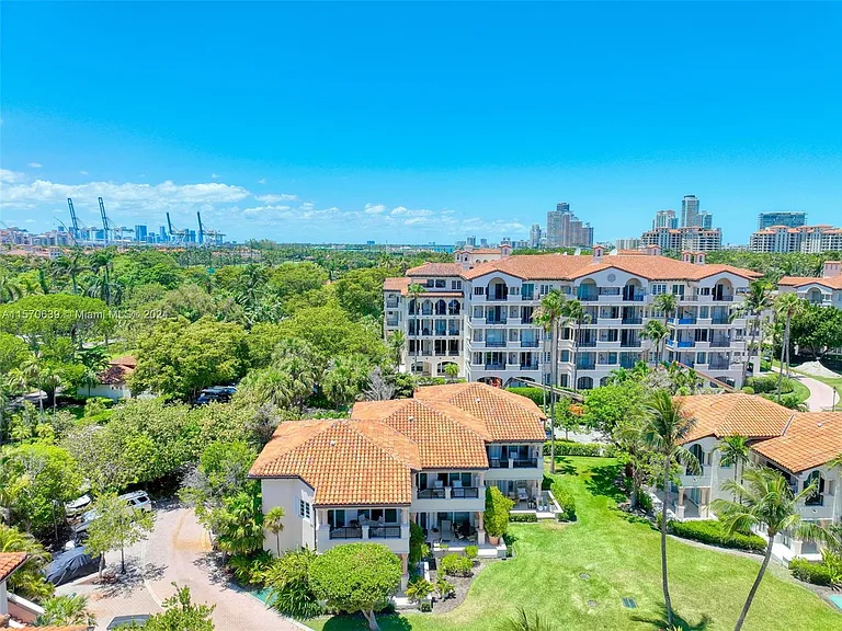 19144 Fisher Island Dr #19144 — Photo 44