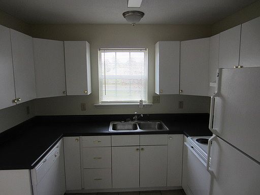 5th image of 2209 Chattooga Dr APT C