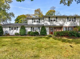 51 Glendale Dr, Freehold, NJ 07728