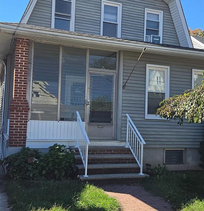 1st image of 20 Dix St