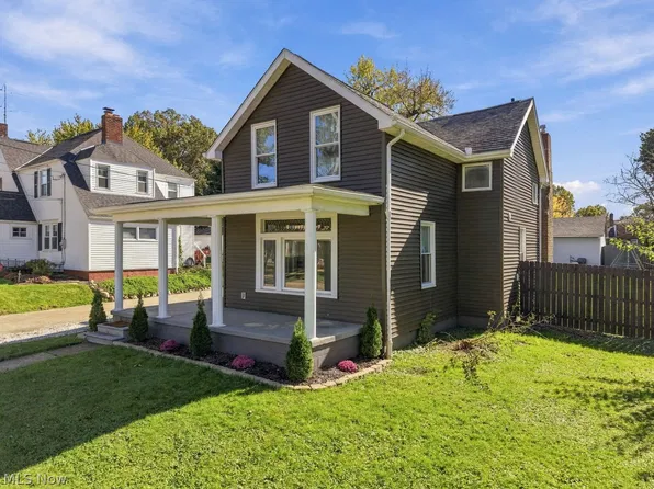 930 E Main St, Louisville, OH 44641