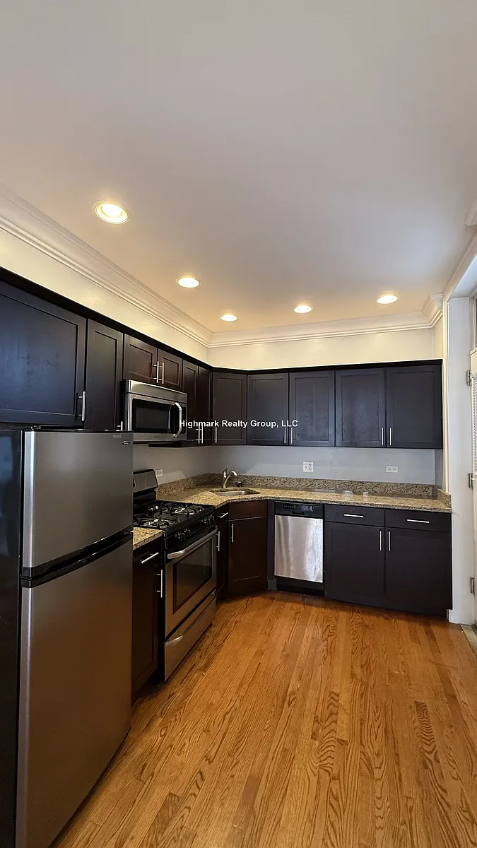 Building Photo - 4412 N Rockwell St #2BA