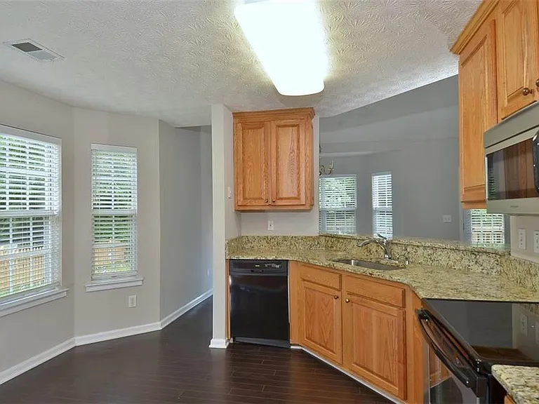 2865 Cressington Bnd NW — Photo 7