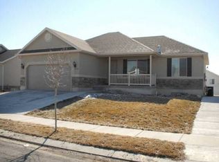 2076 Partridge Ln, Eagle Mountain, UT 84005