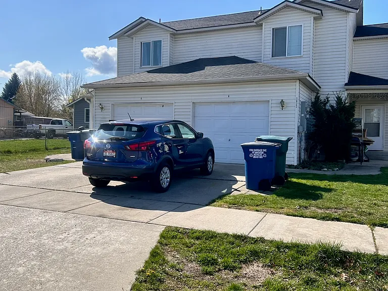 1622 E Coeur D Alene Ave — Photo 1