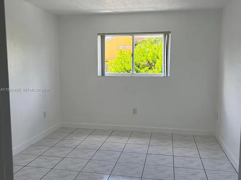 2565 W 56th St #209 — Photo 8
