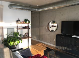 533 Richmond St W #708, Toronto, ON M5V3Y1
